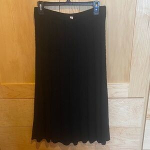 Classic Black Women's Pleated Knit Skirt - Size Large